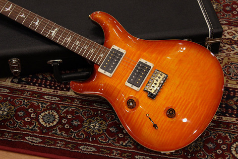 Custom24_Lefty_01.jpg