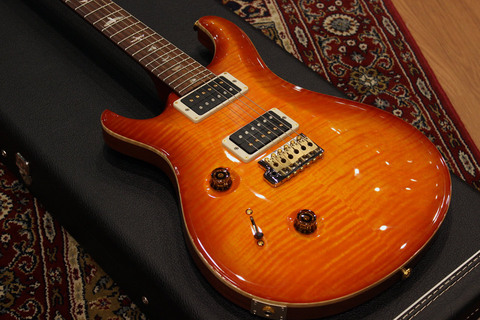 Custom24_Lefty_02.jpg