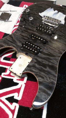 Suhr Standard Quilt Set-Up / Suhrのメンテナンスはボトムズアップギターズ