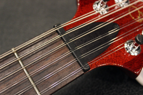 Cu22_12Strings_Nut.jpg
