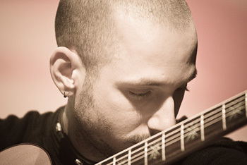 Erik Mongrain350.jpg