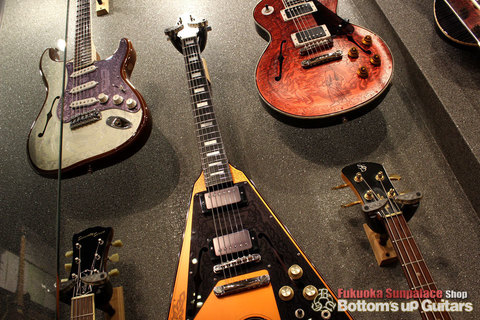 IHush_3Models.jpg IHush Guitars Ɩ؍H̏ {EɌւ M^[El