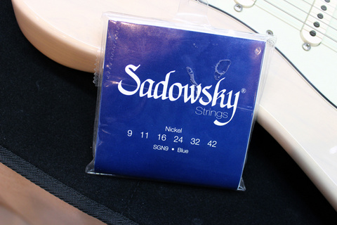 Sadowsky_ST02.jpg