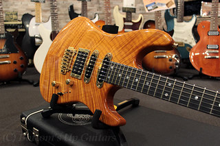 Valley Arts Custom Pro USA Flame Maple on Alder SSH 24F